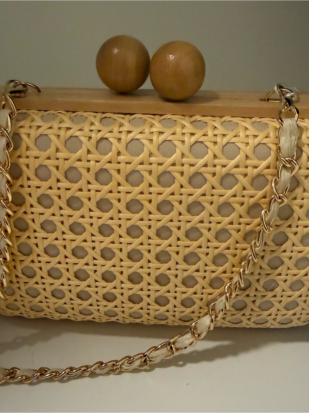 Tommy Bahama Natural Woven Rattan Box Clutch Ball kisslock closure Gold Chain